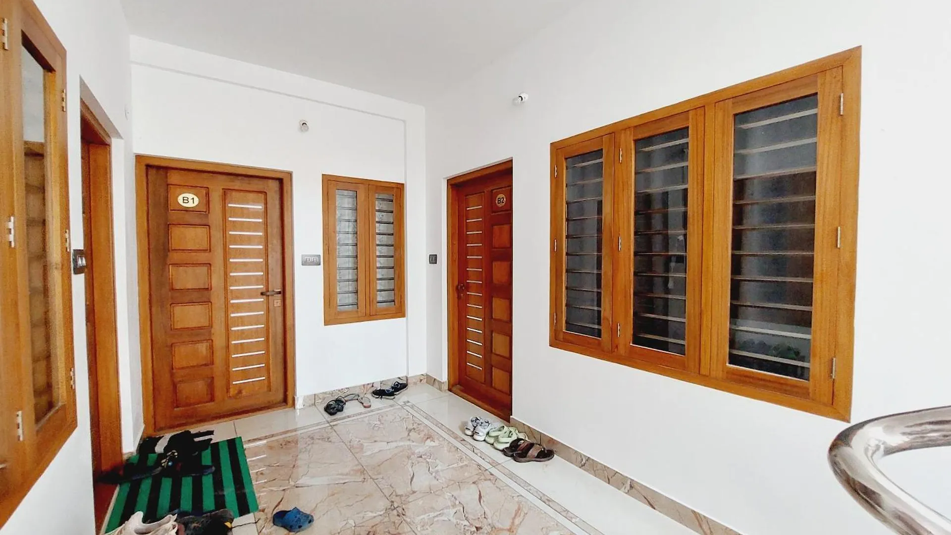 Ishaz Apartment Kochi