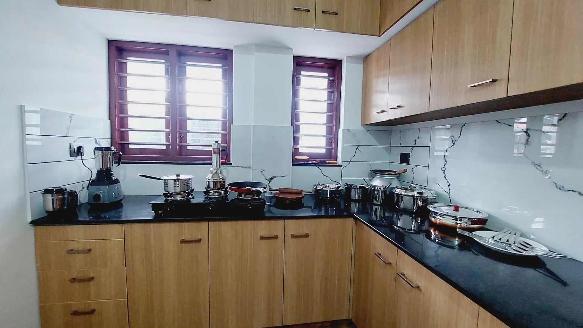 Ishaz Apartment Kochi 0*,